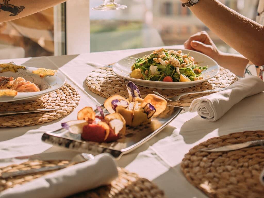 Sunset Views & Ambiance