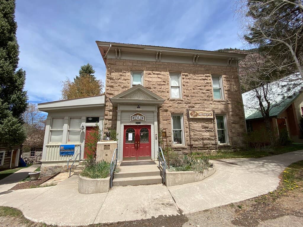 Pioneer Life Displays