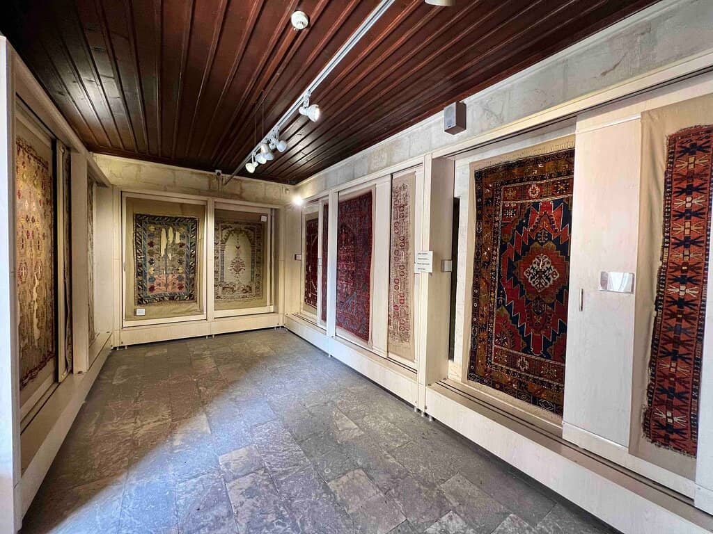 Traditional Art Displays