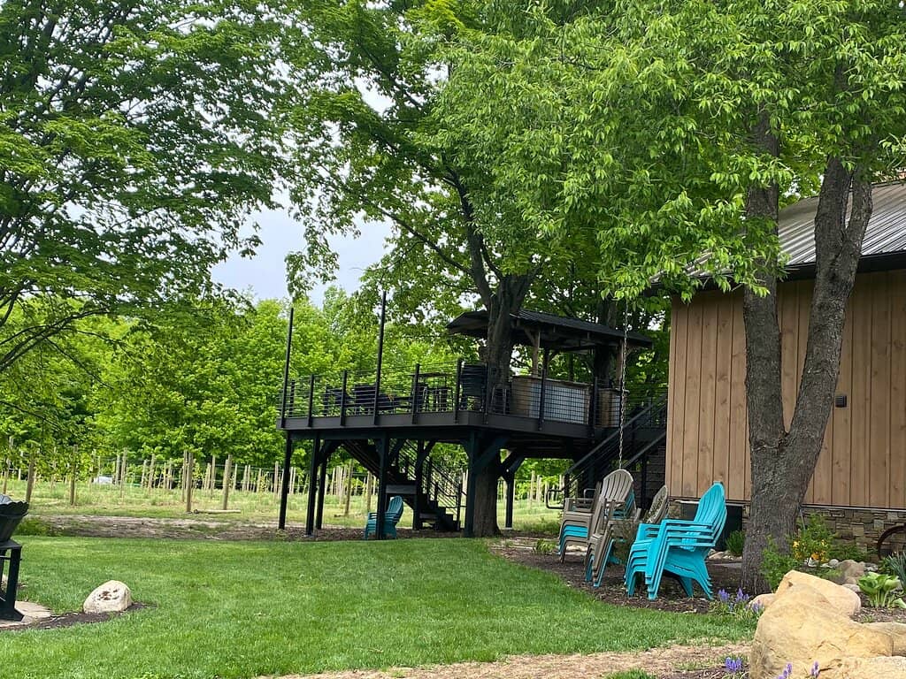 Live Music Fridays & Saturdays