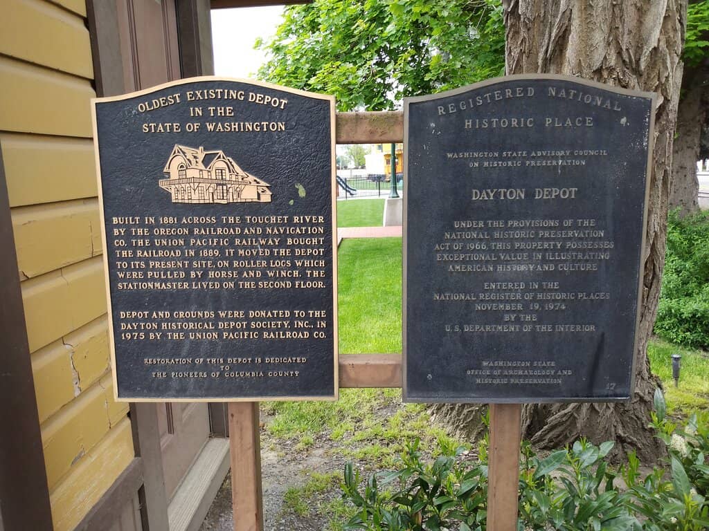 Stationmaster Statue