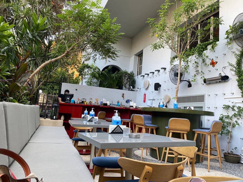 Cozy & Intimate Atmosphere