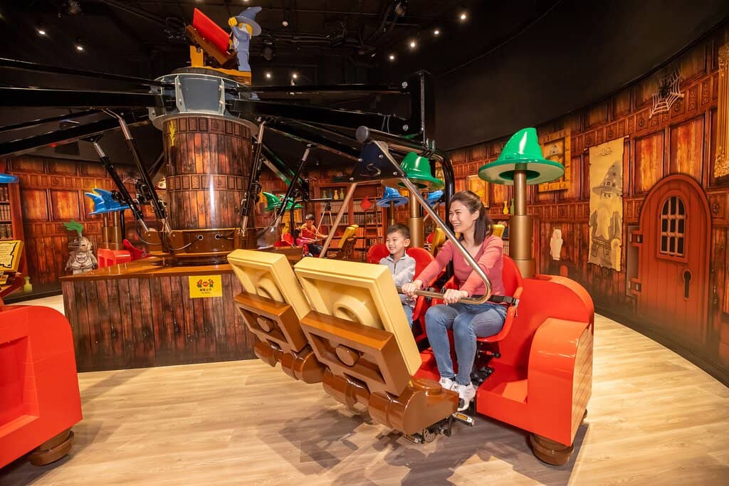 LEGO Building & Play Zones