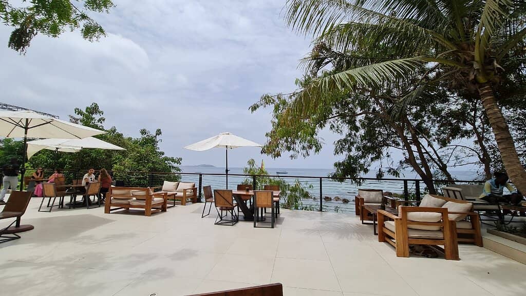 Seaside Dining Experience