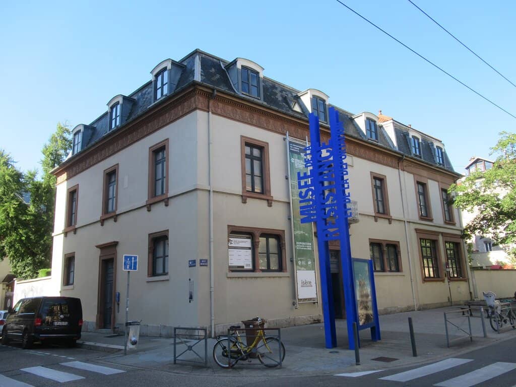 Multimedia Installations