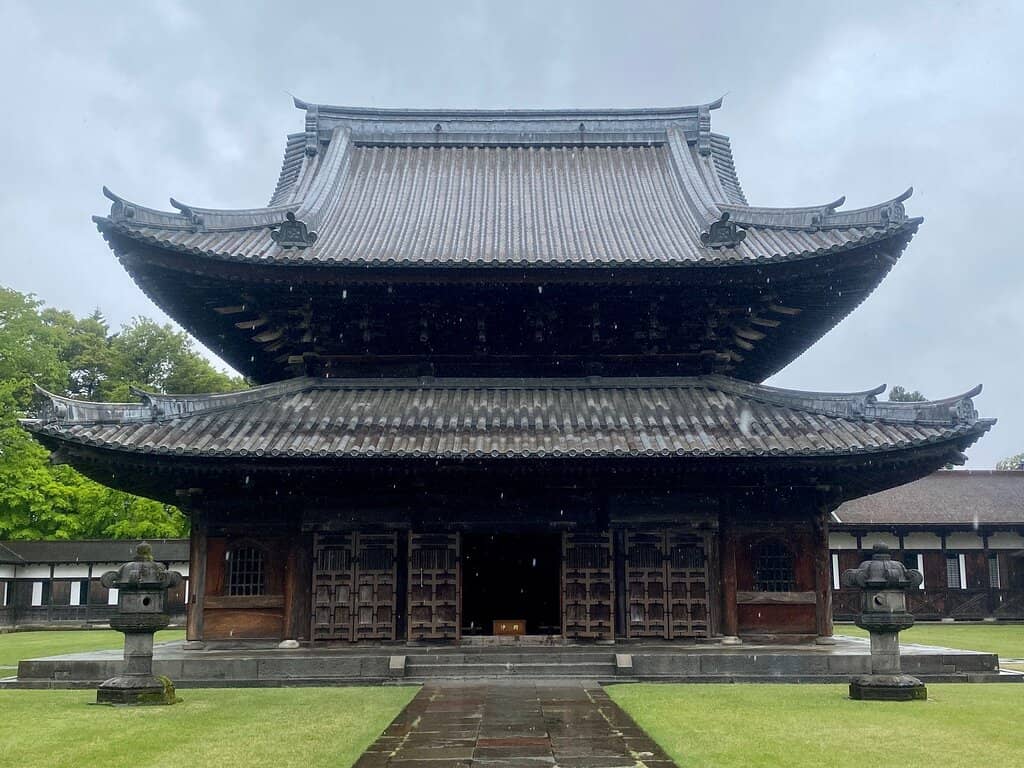 Symmetry and Layout
