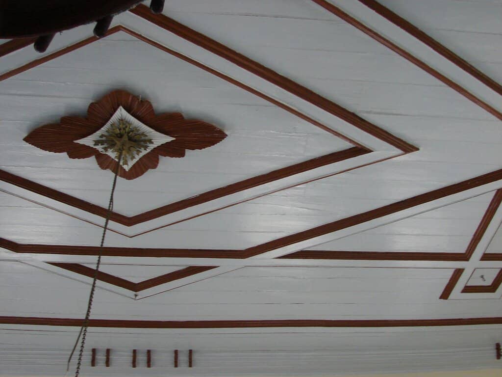 Remnants of a Social Complex