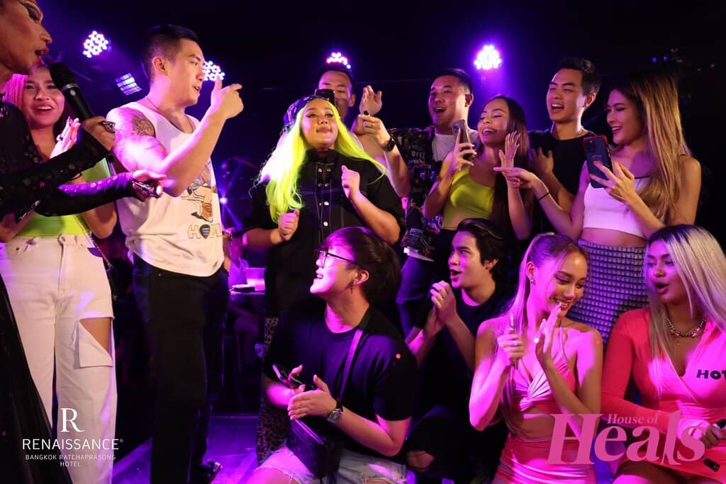 Vibrant Atmosphere & Music