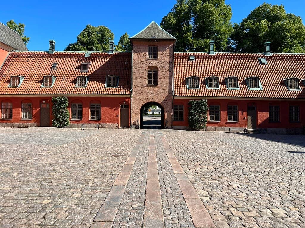 Courtyard Ambiance