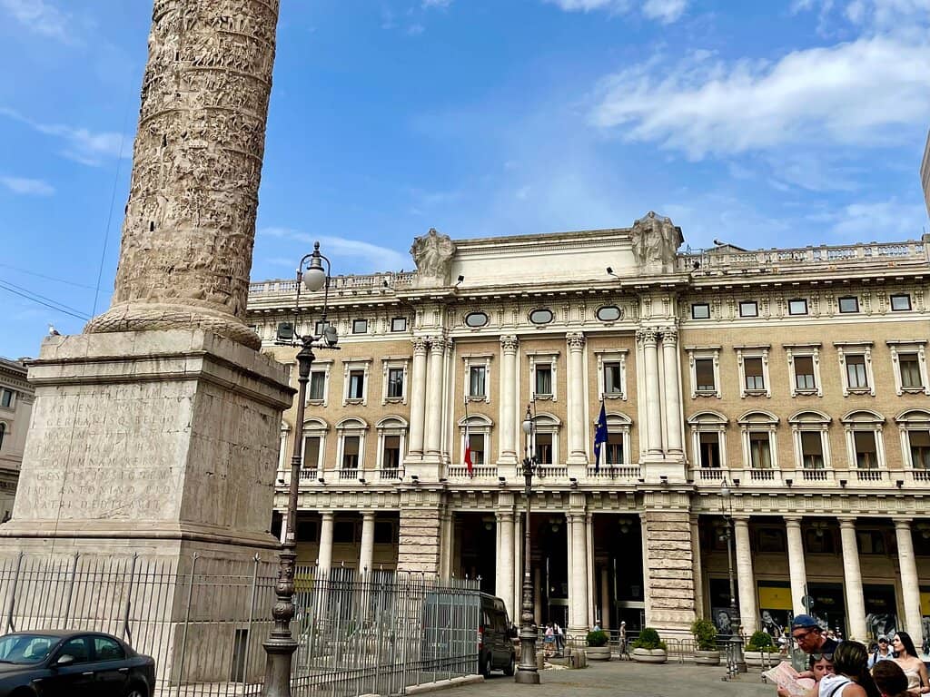 Mondadori Bookstore