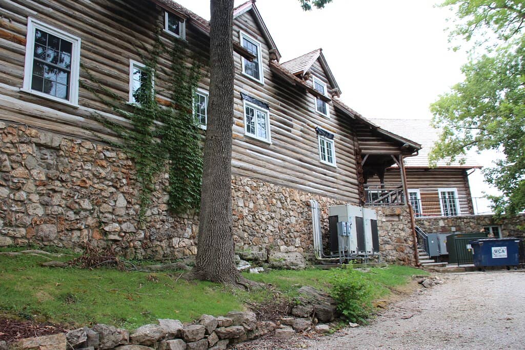 Historic Willmore Lodge