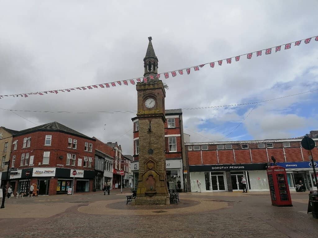 Local Eateries & Pubs