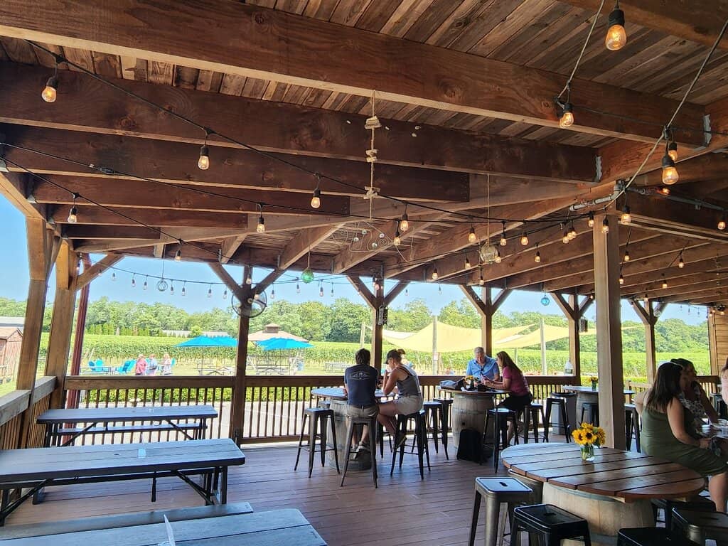 Live Music & Relaxed Atmosphere