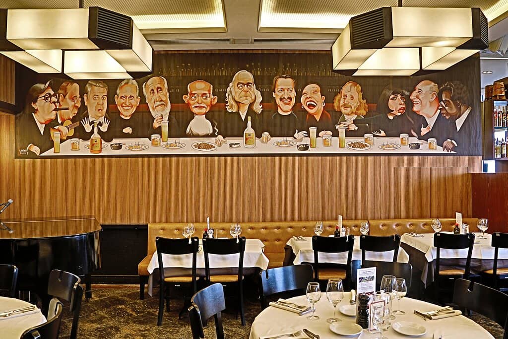 Extensive Buffet & Fresh Oysters