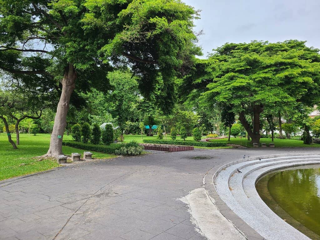Green Spaces & Playgrounds