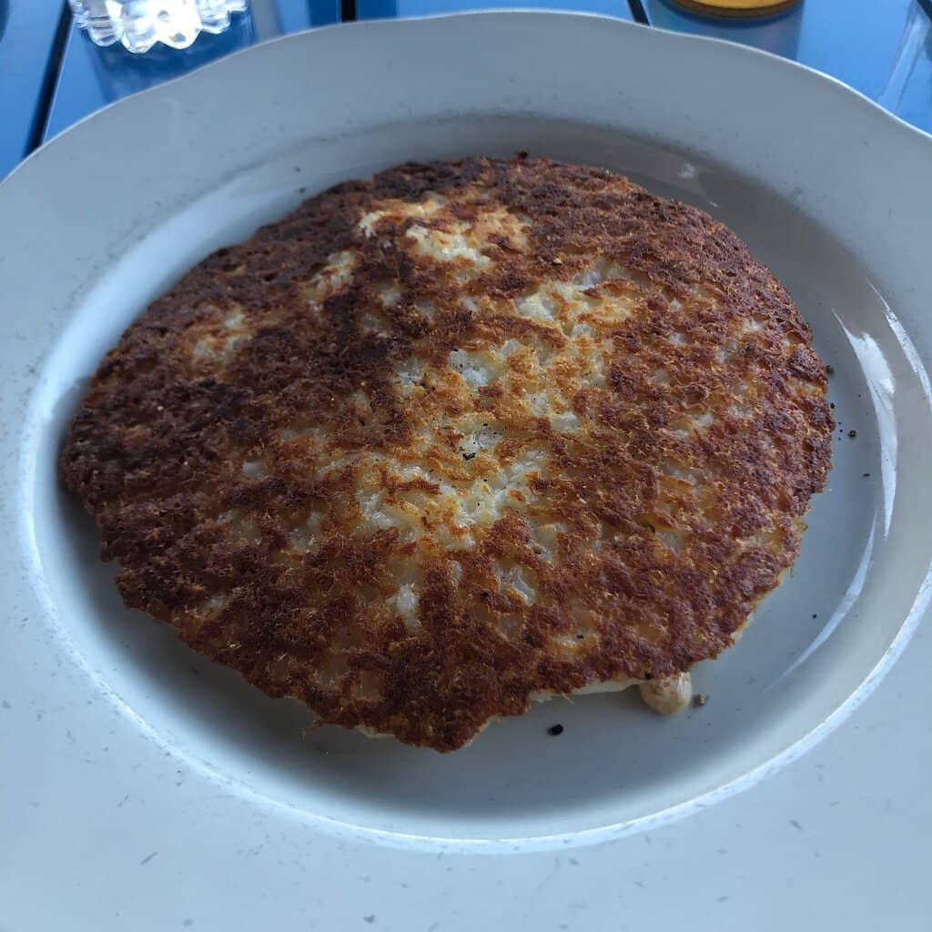 Intimate & Romantic Ambiance