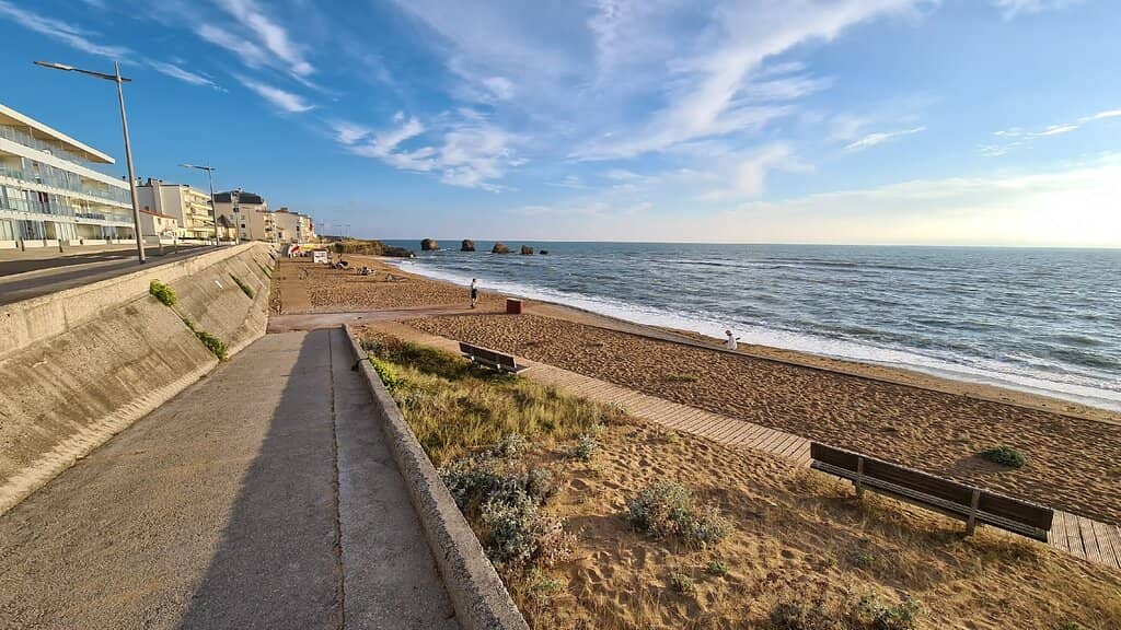 Tidal Rock Pools and Natural Basin