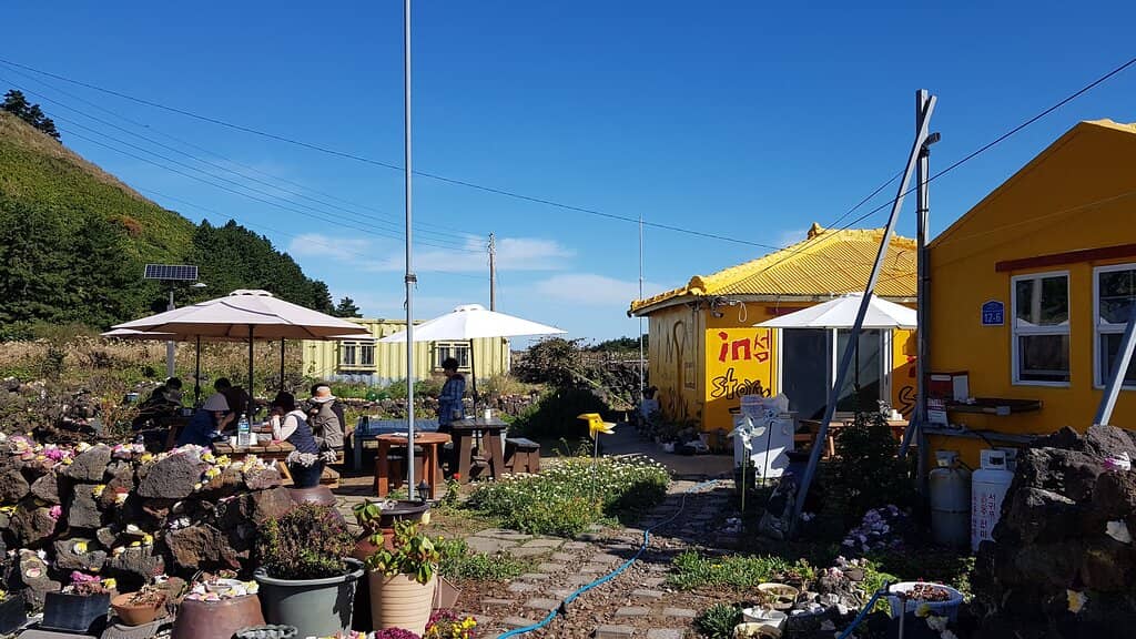 Volcanic Craters & Unique Rocks