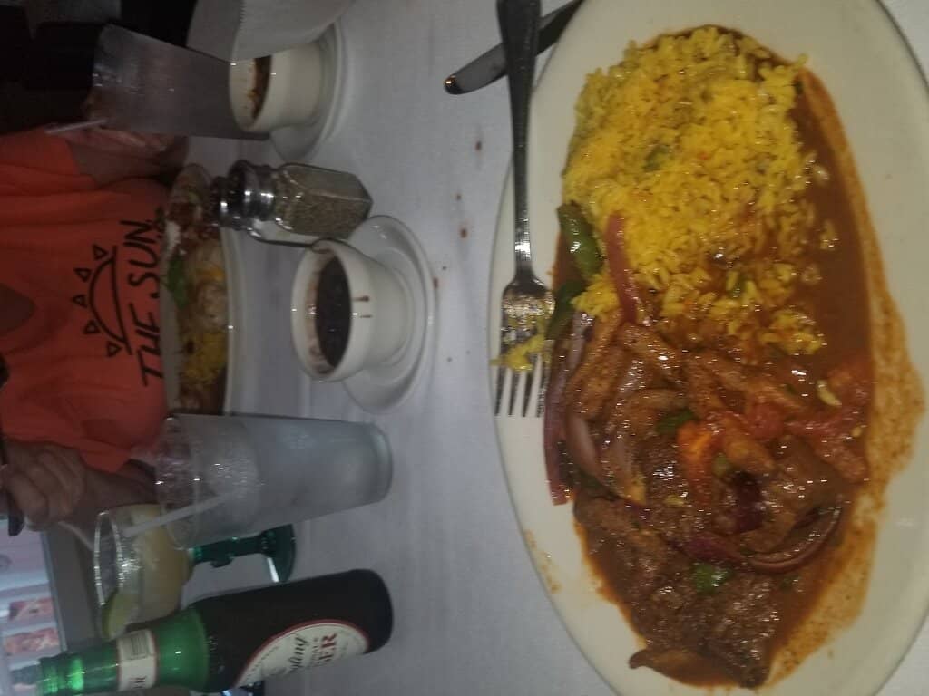 Cozy Ambiance & Deck Dining