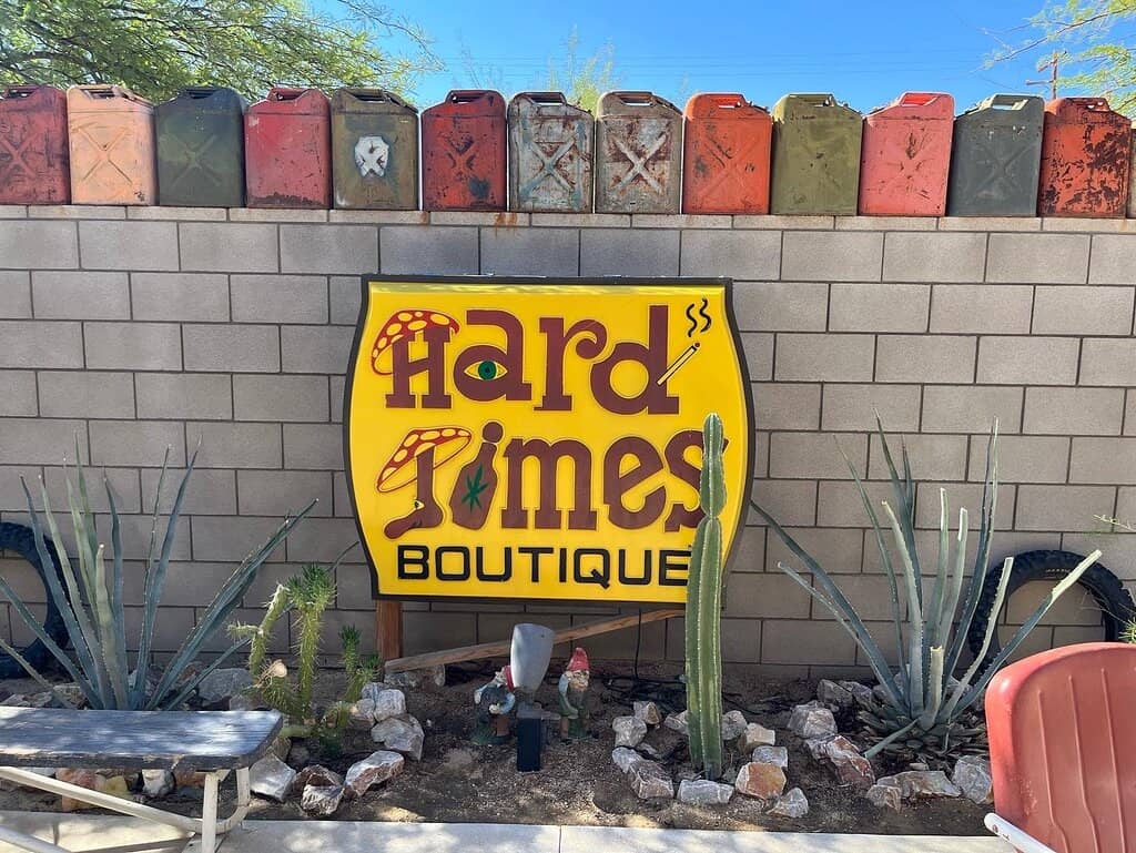 Surrounding Art & Shops