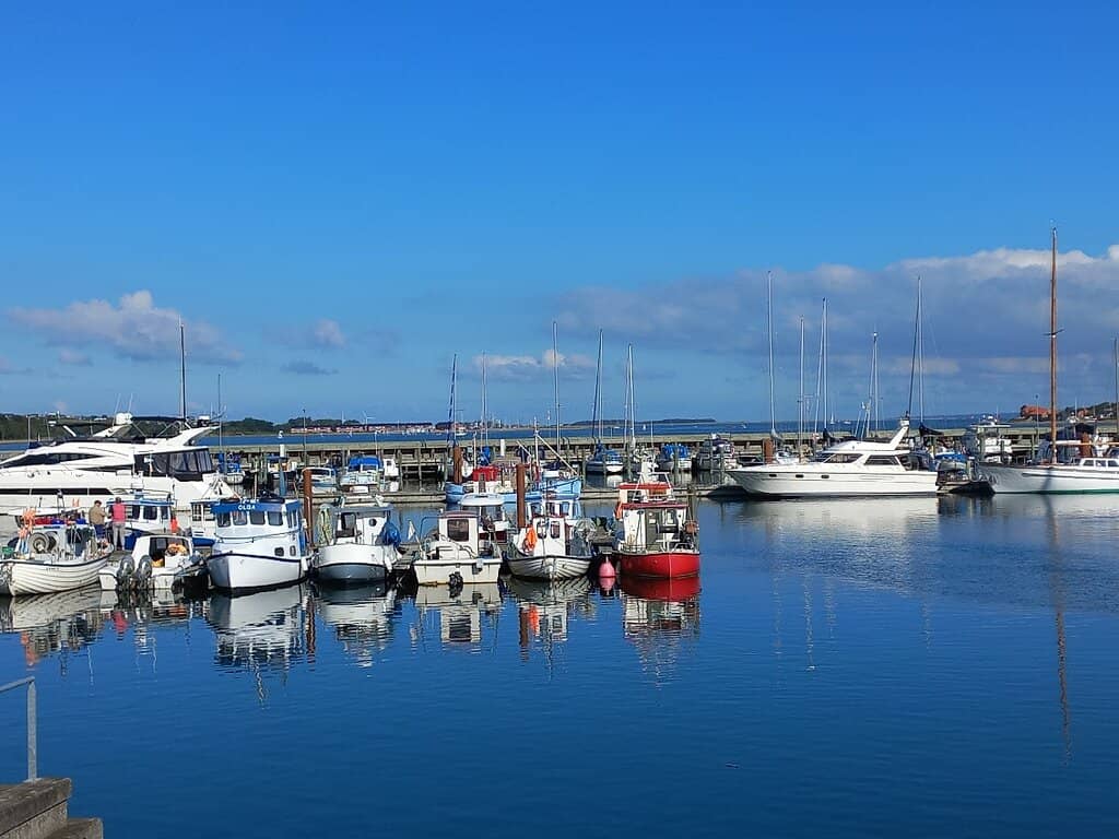 Coastal Views & Relaxation