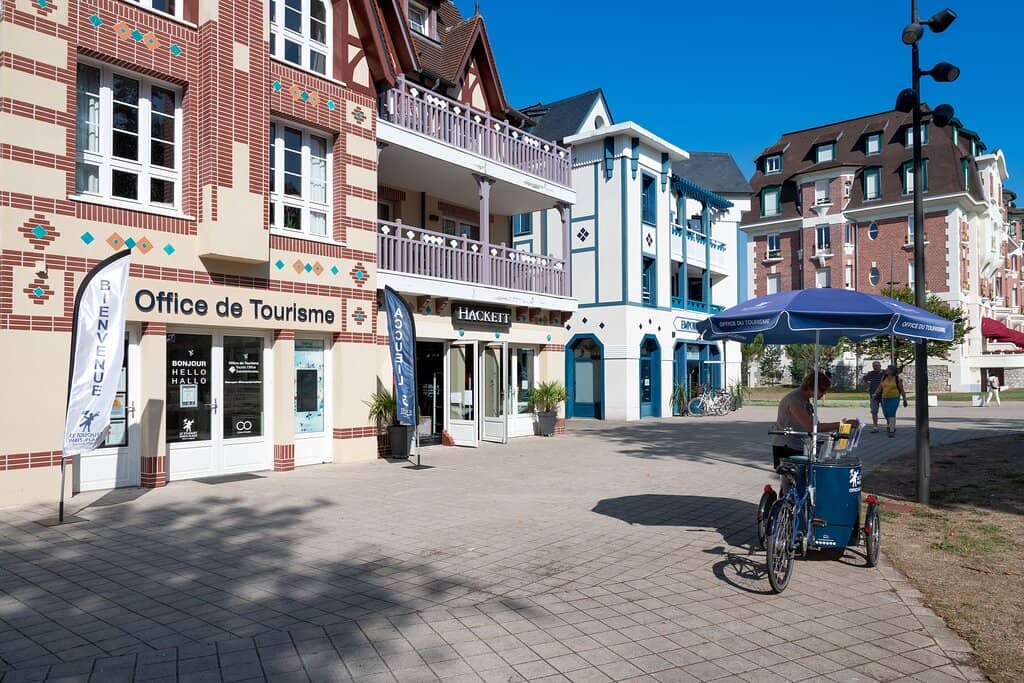 Local Markets & Festivals