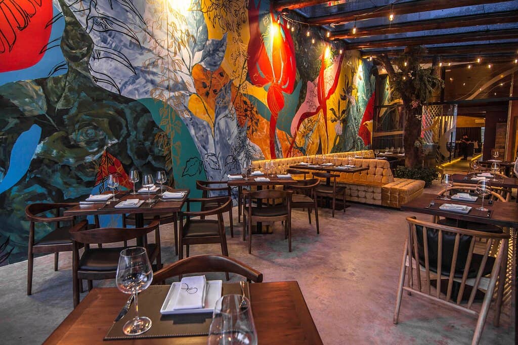 Glamorous Las Vegas-Inspired Ambiance