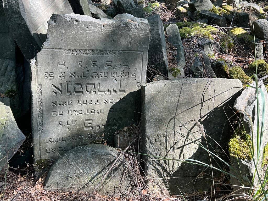 The 'Gypsy Princess' Grave