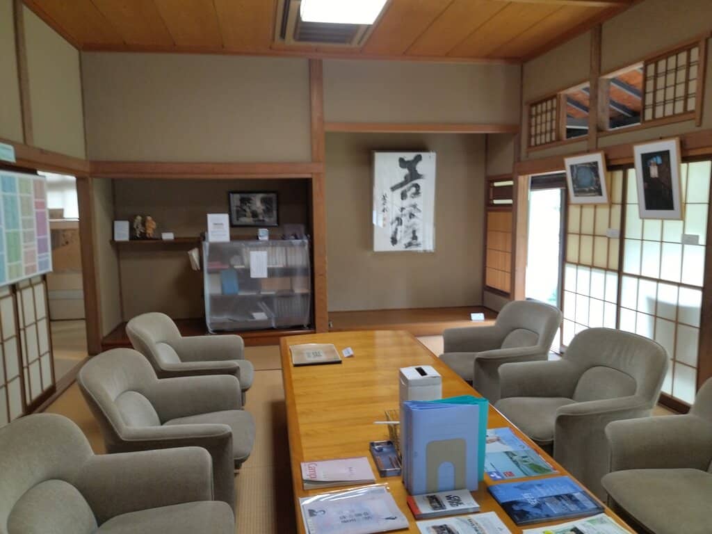 Extensive Manga Library