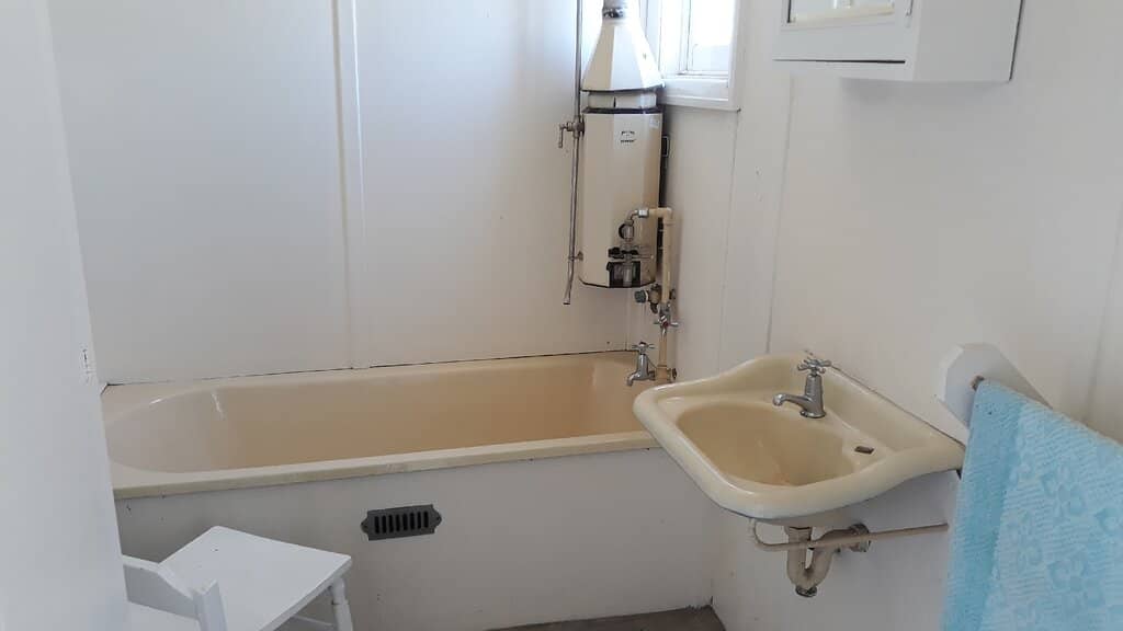 Original Appliances and Decor