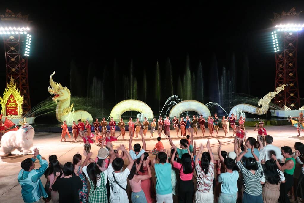 Exquisite Costumes & Sets