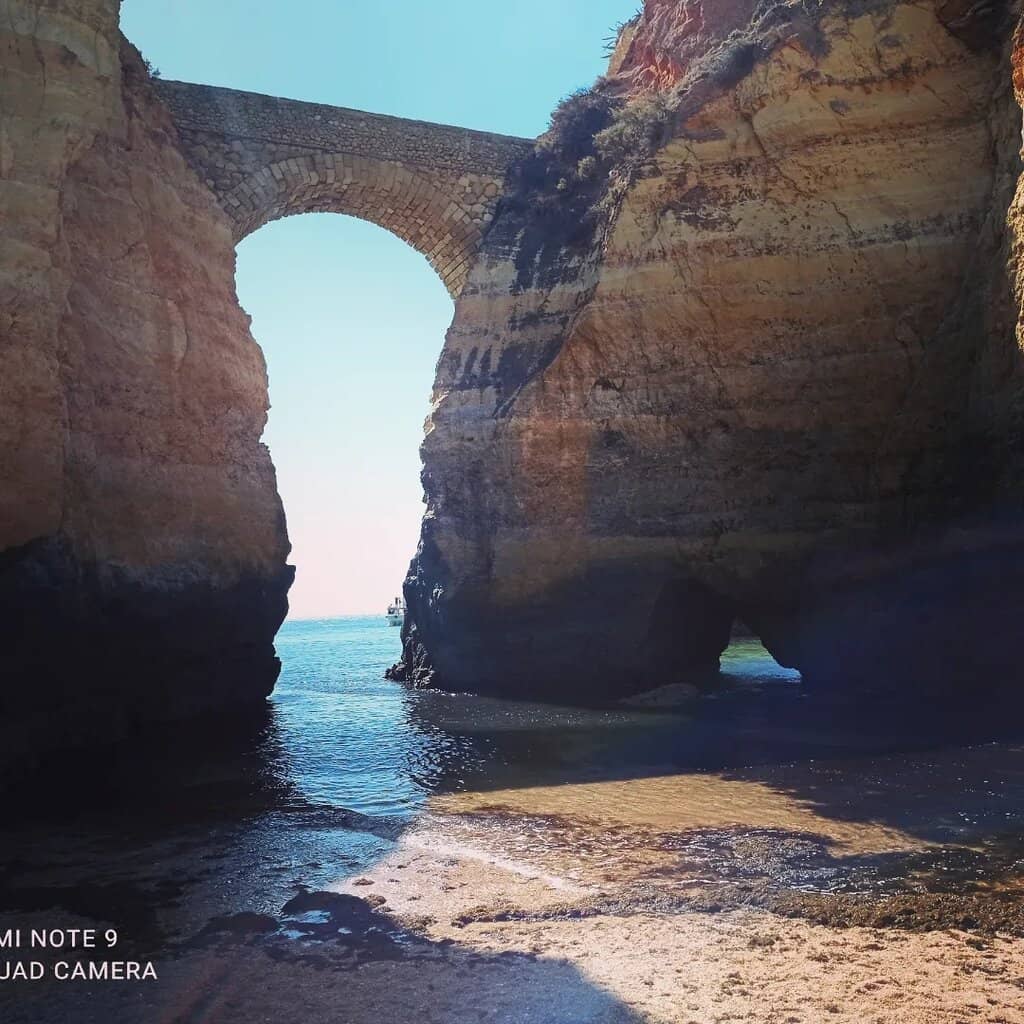 The Iconic Roman Arch