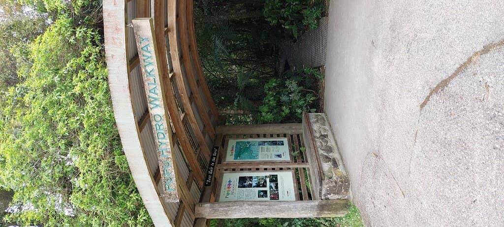 Scenic Upper Walkway