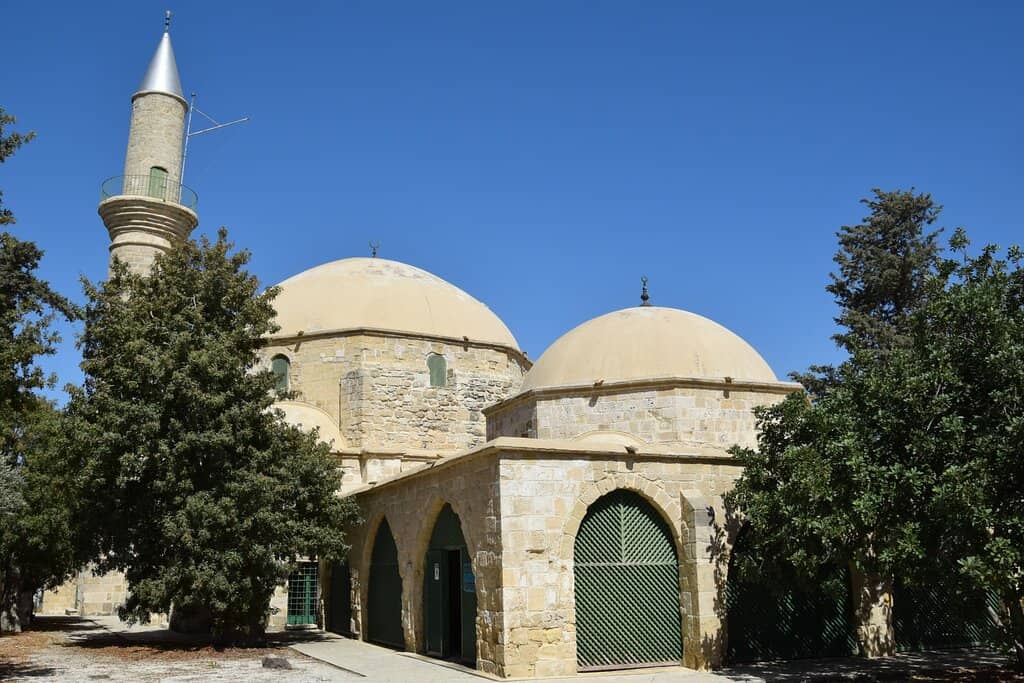 The Serene Salt Lake Setting