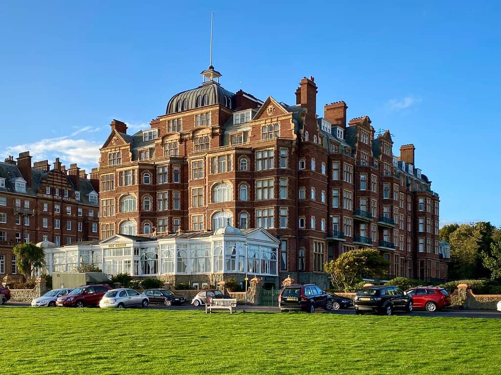 Lower Leas and Zigzag Path