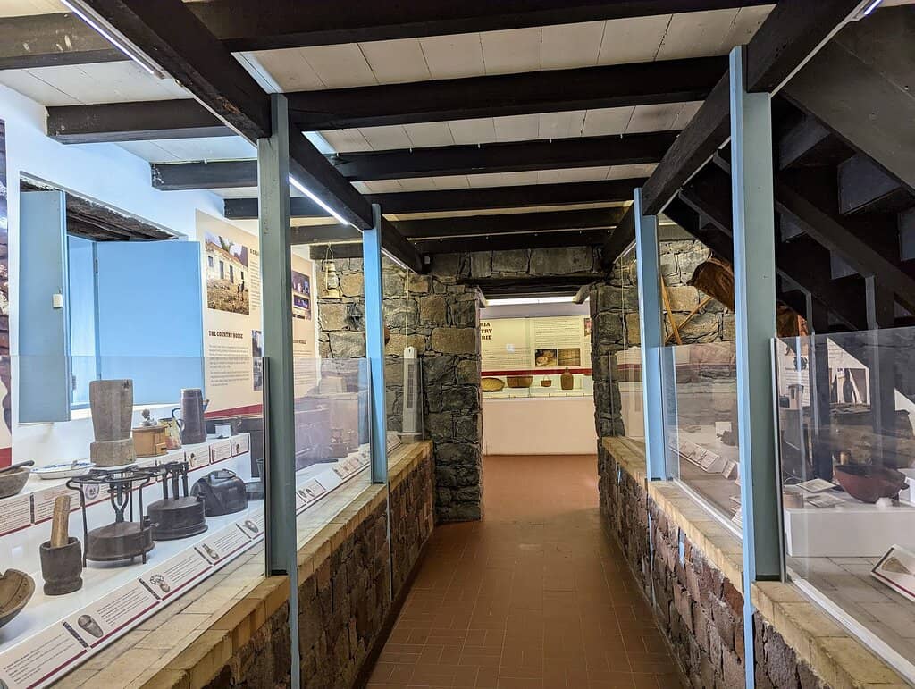 Bilingual Descriptions