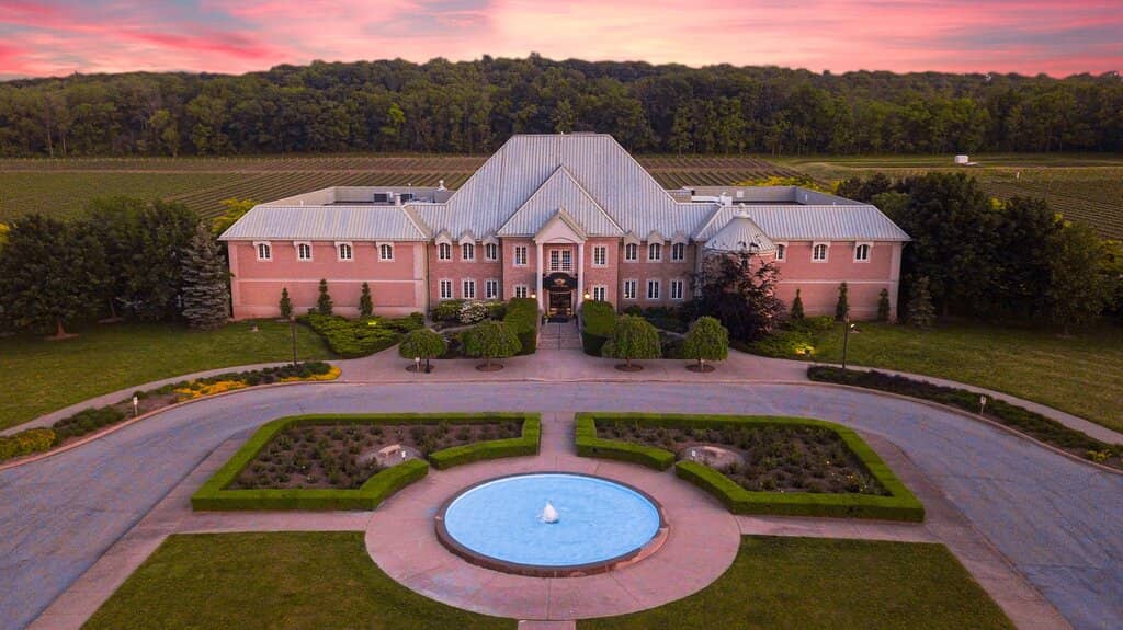 Vineyard Views & Cabana Experience