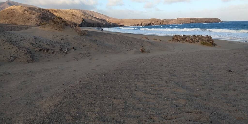 Rocky Facades & Dunes