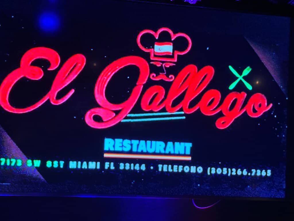 Vibrant Live Music & Ambiance