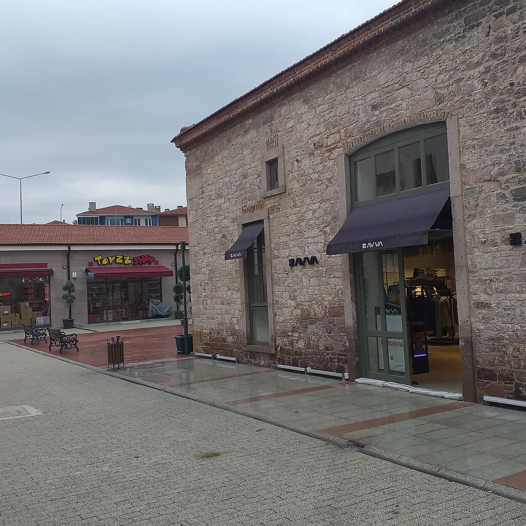 Outdoor Plaza Atmosphere