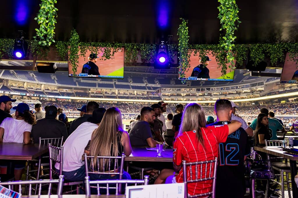 Retractable Roof & AC