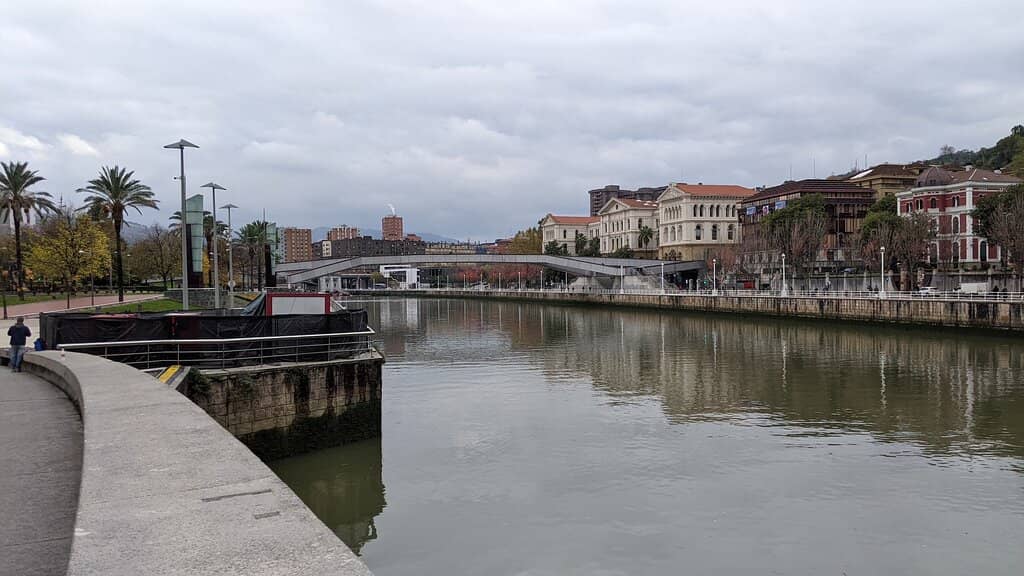 Dragonfly-Inspired Architecture