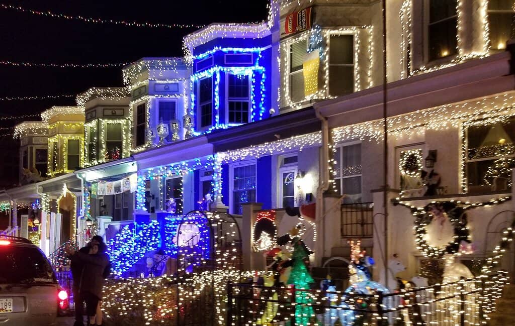 The Avenue (36th Street)