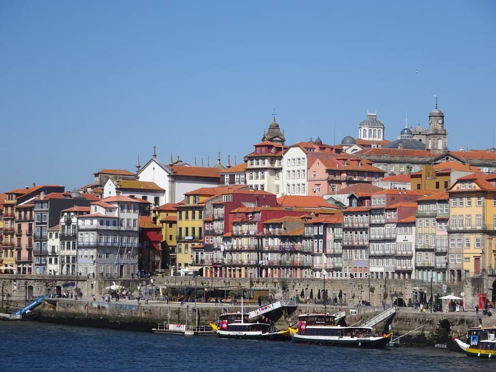 Riverside Cafes and Restaurants