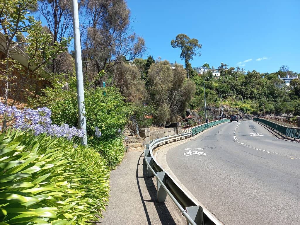 The Zig Zag Track Itself