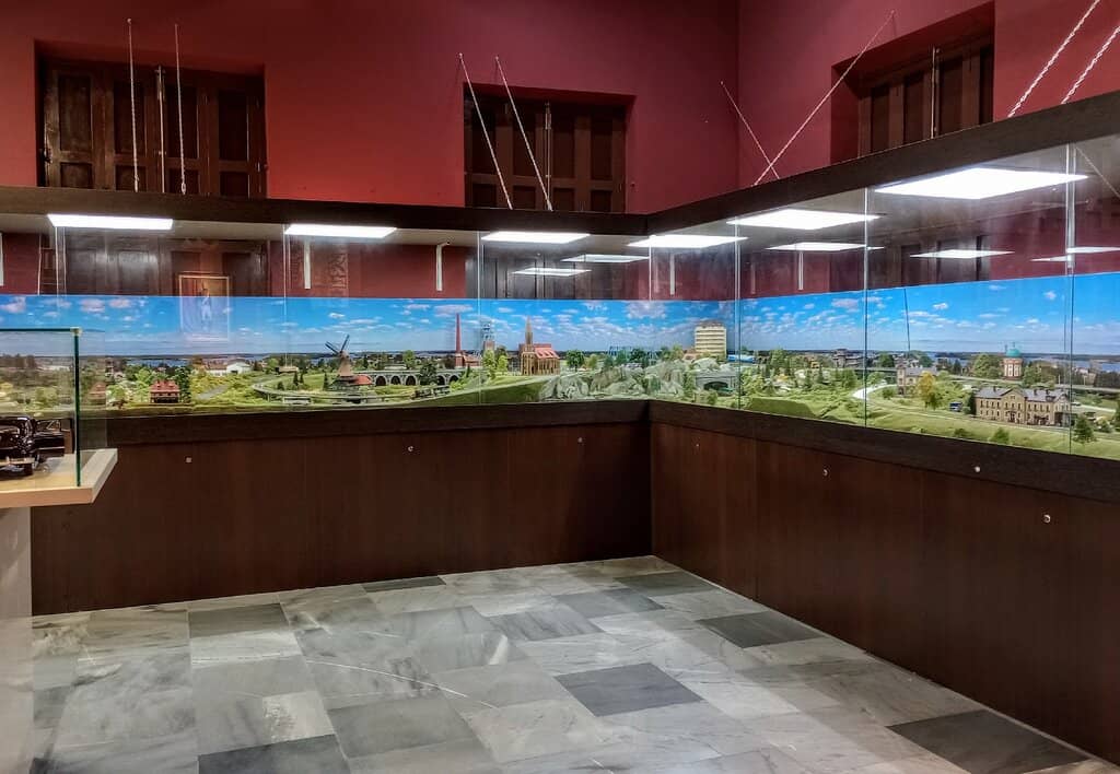 Diverse Exhibitions