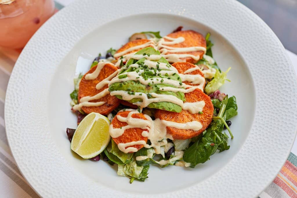 Garlic Cream Soup with Mini Lángos
