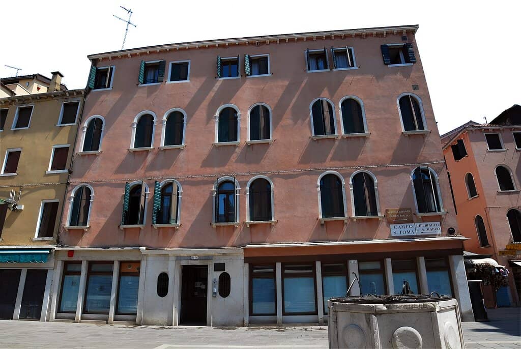 Biblioteca San Tomà