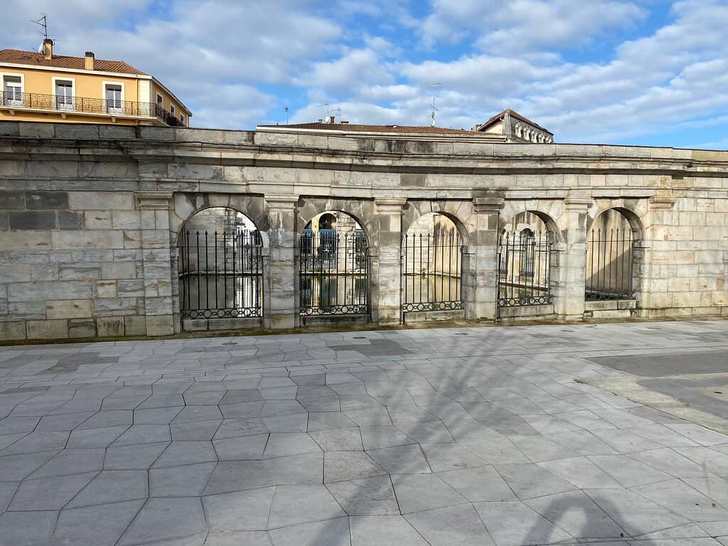 Lively Square Ambiance