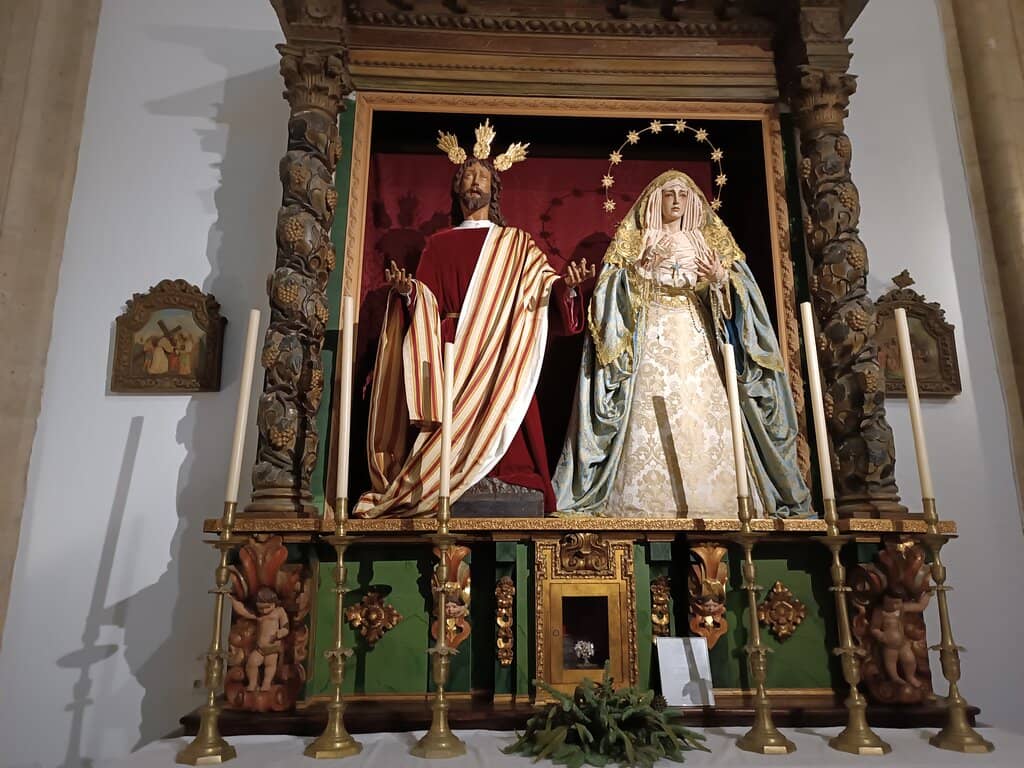 Interweaving Ceiling Patterns